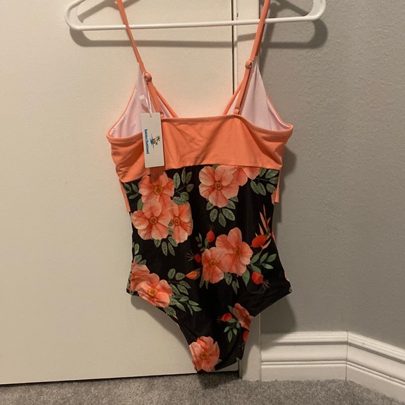 Beachsissi One Piece Medium Coral & Gray flower Bathing Suit. - Picture 2 of 2
